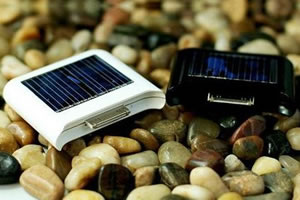 Caricabatteria solare per iPhone e iPod