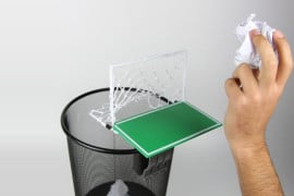 Trasforma il cestino in una porta da calcio cheering-football-bin