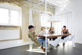 Un tavolo "Swing" swing-table