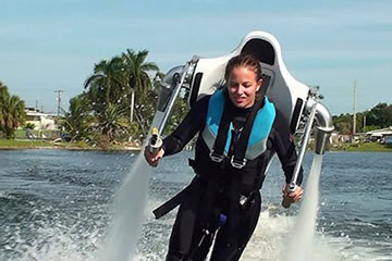 JetLev Flyer, il jetpack alimentato ad acqua