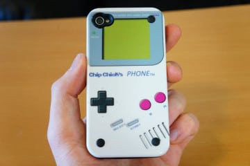 Case retrò per iPhone 4 in stile Game Boy