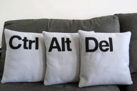 Cuscini Ctrl-Alt-Canc, quando l'informatica arreda il salotto cuscini-ctrl-alt-canc