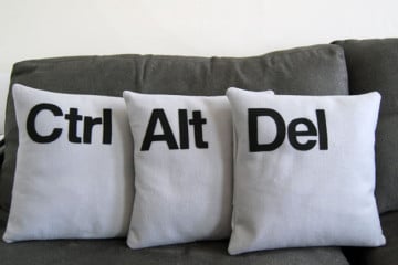 Cuscini Ctrl-Alt-Canc, quando l’informatica arreda il salotto