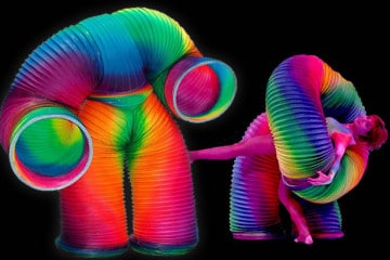 Human Slinky, il super costume a molla