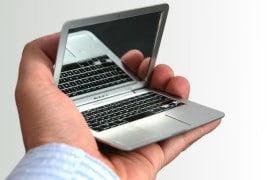 Specchietto da borsa a forma di MacBook Air specchio-macbook-air