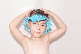 Mai più sapone negli occhi! shower-shampoo-hat