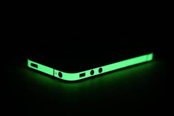 Rendi fosforescente il bordo dell’iPhone 4