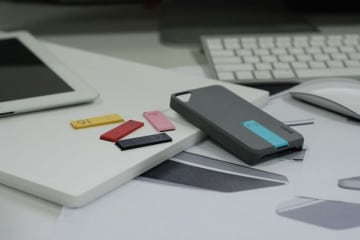 EGO Snap, case per iPhone con memoria USB