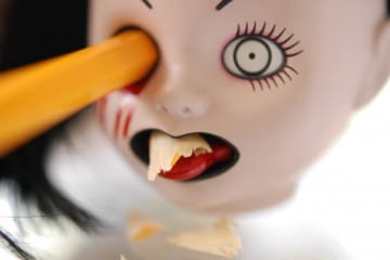 La bambolina satanica temperamatite