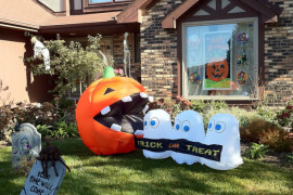 Pac-Man gonfiabile in stile Halloween pac-man-zucca-di-halloween-gonfiabile