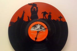L'orologio zombie "a 33 giri" zombie-vinyl-clock