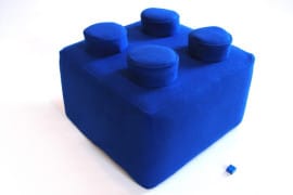 Il cuscino a forma di LEGO cuscino-lego