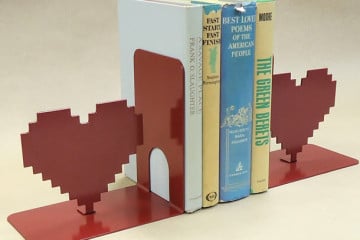 Fermalibri a forma di cuori in 8-bit
