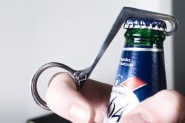 Kebo, l'apribottiglie a una mano kebo-apribottiglie-a-una-mano