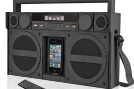 Boombox, la docking station in stile stereo anni ’80 boombox