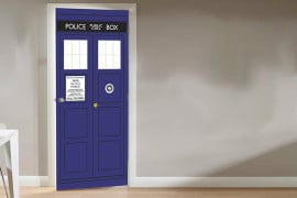 La decalcomania TARDIS per porte decalcomania-da-porta-tardis