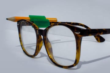 Grip Clip, il portamatita per occhiali