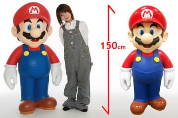 La statua gigante di Super Mario