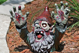 Lo zombie… Gnombie gnomo-zombie-da-giardino
