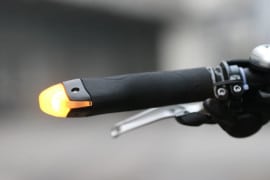 BlinkerGrips, indicatori di posizione da manubrio manopole-da-bici-con-indicatori-di-direzione