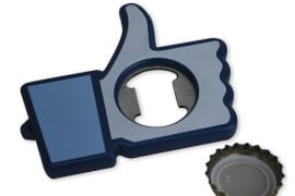 I Like Beer, l’apribottiglie dedicato a Facebook apribottiglie-mi-piace