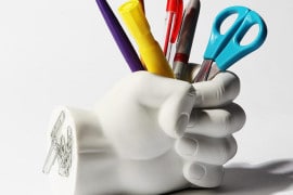 La mano portapenne mano-portapenne