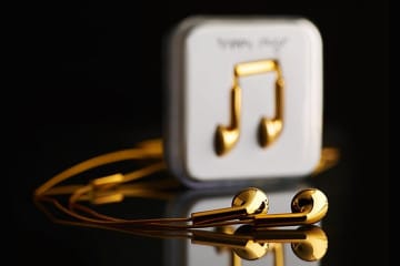 Gli auricolari d’oro
