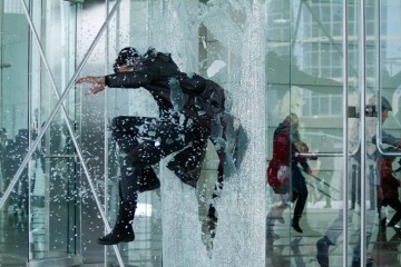 Il vetro da film action