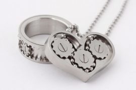 Il ciondolo cuore meccanico collana-cuore-ingranaggi