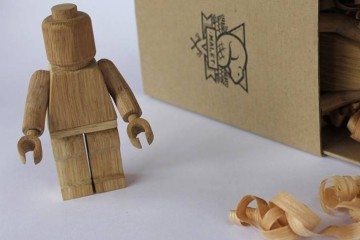 L’omino LEGO di legno