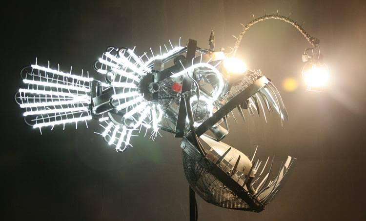 mostro-degli-abissi-luminoso-1