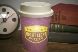Il caffè luminoso bicchiere-caffe-luminoso