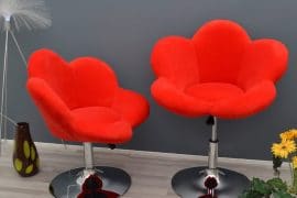 Sgabello-sedia a forma di fiore poltroncina-fiore-rosso