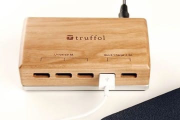 Caricabatterie di legno