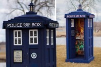 TARDIS in scala 1:1 di legno replica-tardis-in-legno