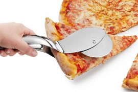 Pinza con rotella per pizza pinza-con-rotella-per-la-pizza