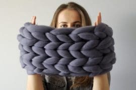 La maglia gigante tessuti-a-maglia-gigante