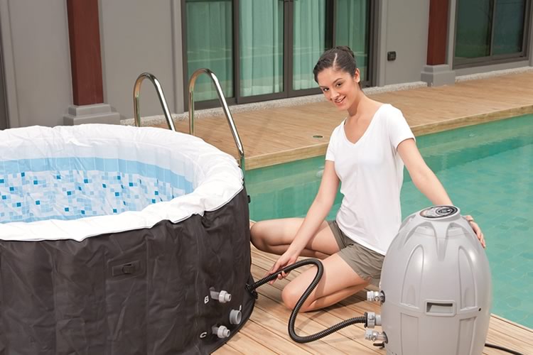 vasca-idromassaggio-gonfiabile-lay-z-spa-miami-1