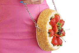 Borsetta golosa borsetta-a-forma-di-torta-alle-fragole