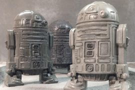 Fermalibro R2-D2 in calcestruzzo fermalibro-r2-d2-in-cemento