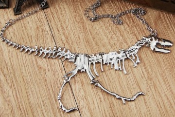 Collana fossile di Tirannosauro