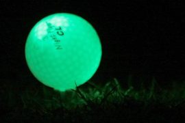 Le palline da golf fluo pallina-da-golf-che-brilla-al-buio