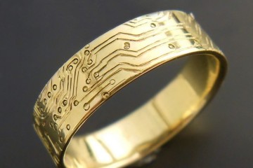 Anello d’oro da elettronico