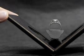 L’anello di fidanzamento “slim” anello-di-fidanzamento-slim