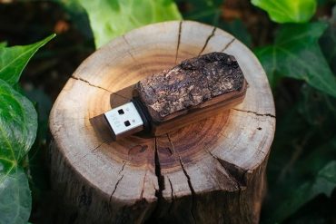 Chiavetta USB in legno