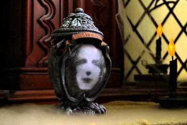 Urna con fantasma