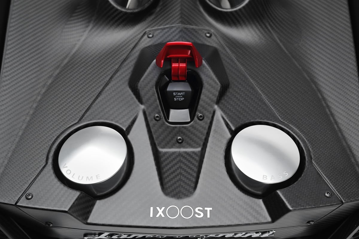 docking-station-lamborghini-esavox-2
