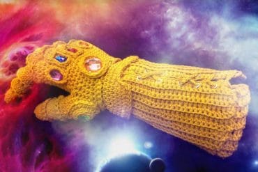 Guanto dell’Infinito all’uncinetto