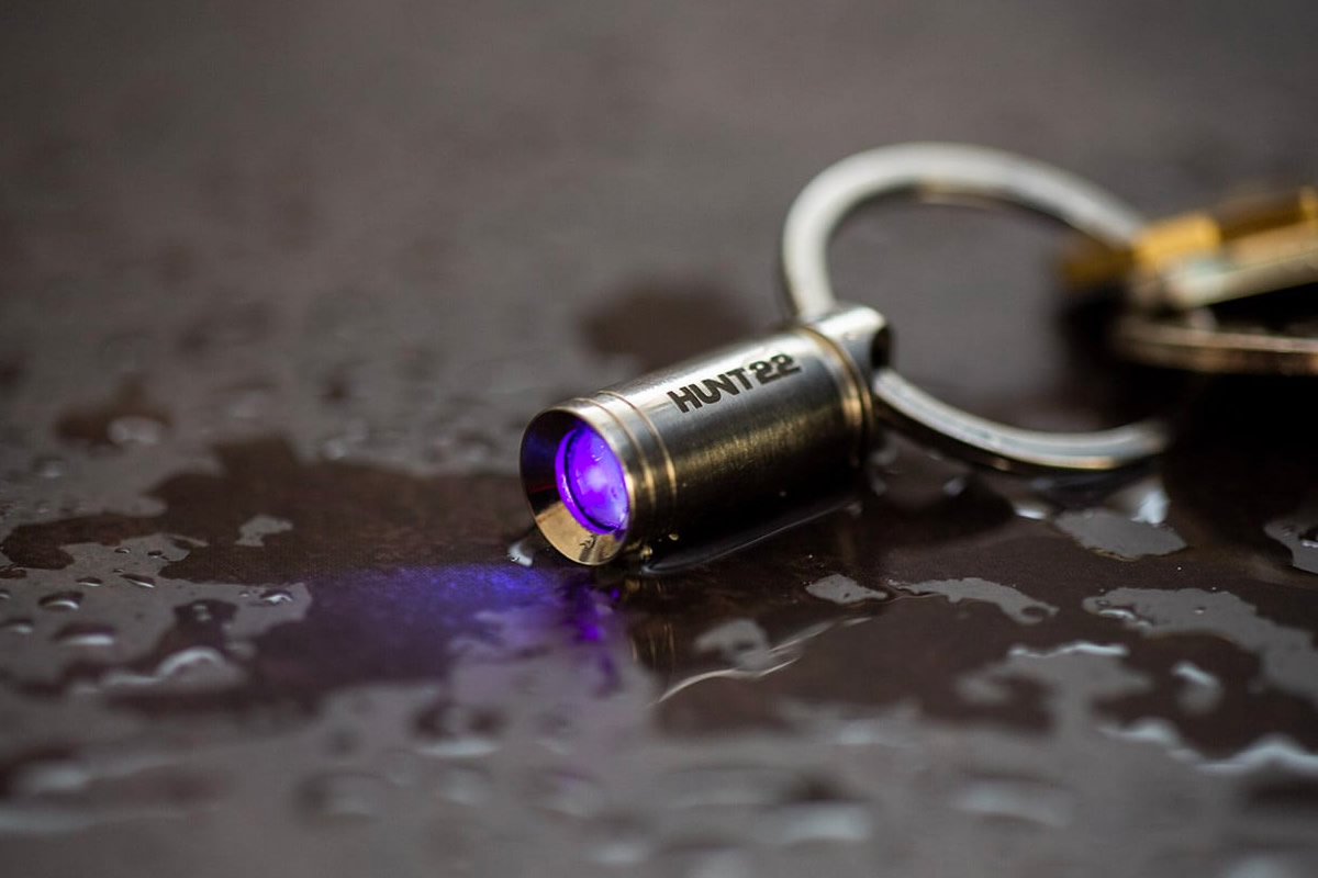 Torcia UV più piccola del mondo HUNT22: Torcia UV più piccola del mondo