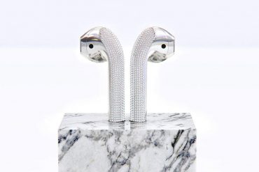 Apple AirPods con diamanti